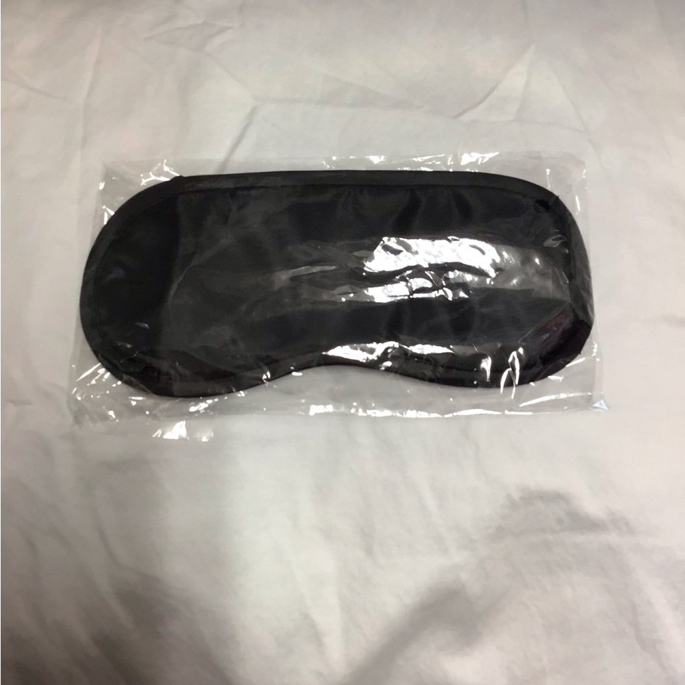 Source Unknown Black Eye Mask